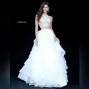 NWOT Sherri Hill 51715 white & gold 2 piece gown size 6